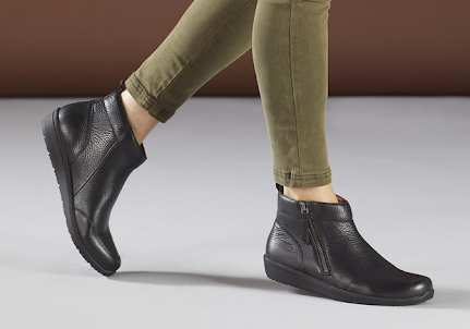chukka-booties