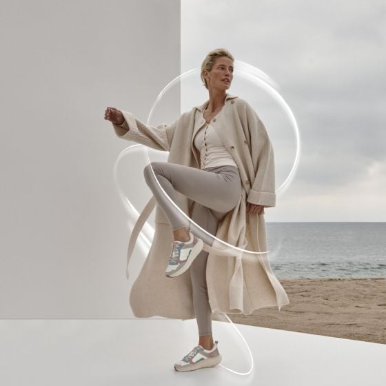 Walk Max Skyline Sneaker